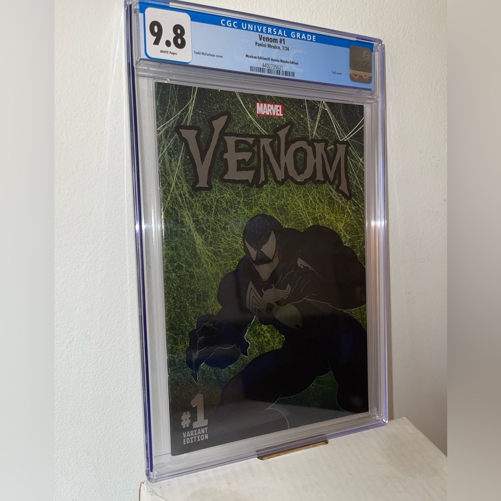 VENOM #1 Mexican El Quinto Mundo Edition CGC 9.8 McFarlane FOIL VARIANT Cover